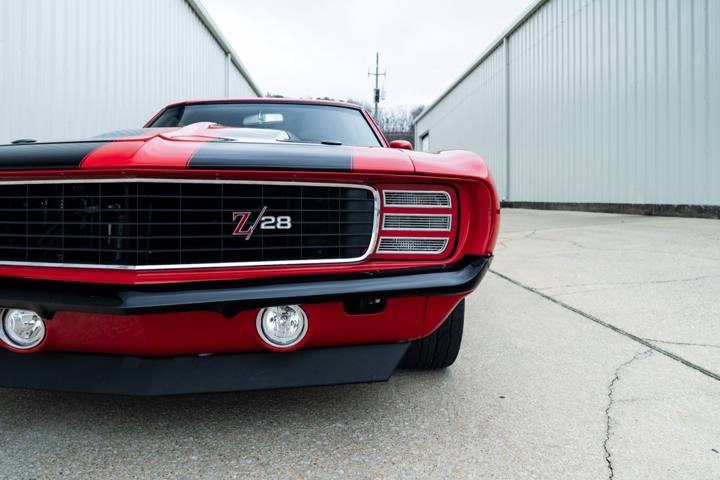 Front of the 1969 Camaro with Z28 grille badge