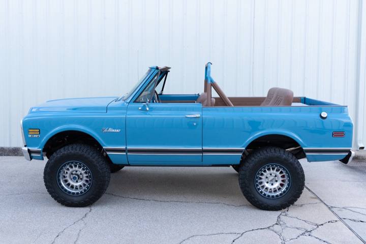 Light blue 1972 Chevrolet K5 Blazer